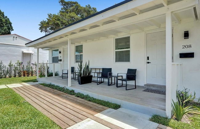 Modern Hallandale Apt w/ Backyard Near Beach - Foto 31