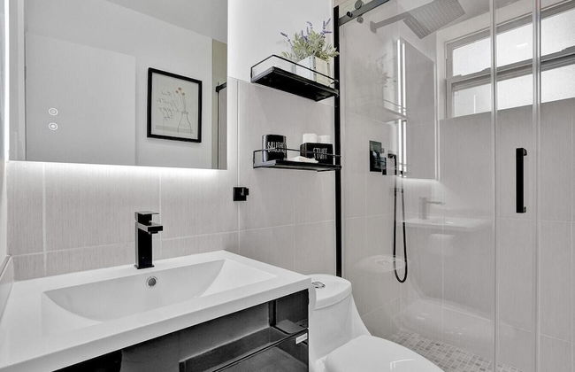 Modern Hallandale Apt w/ Backyard Near Beach - Foto 16