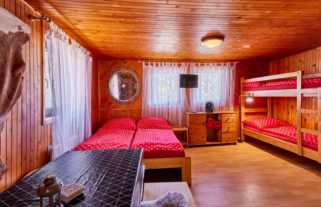 Casa de 1 quarto em Mladé Buky com piscina e jardim - Foto 2
