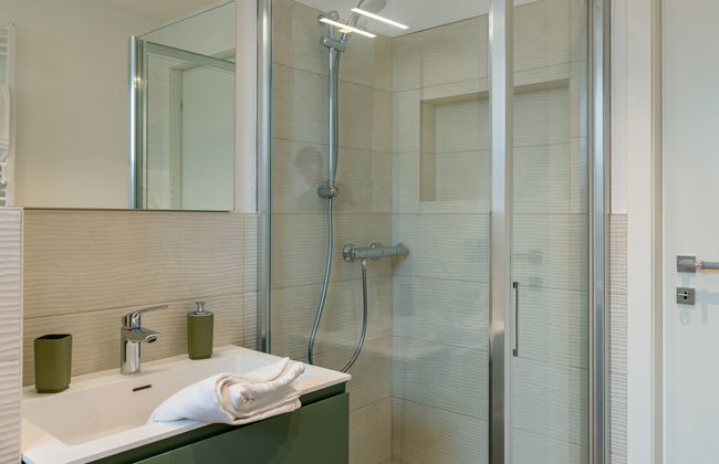 2 bedroom Apartment in Gravedona ed Uniti with terrace - Photo 5