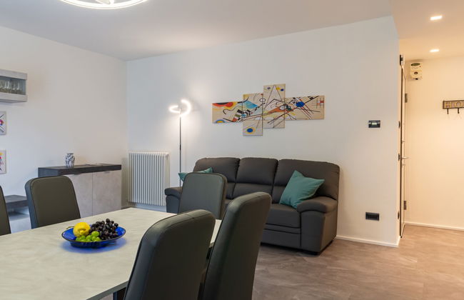 2 bedroom Apartment in Gravedona ed Uniti with terrace - Photo 7