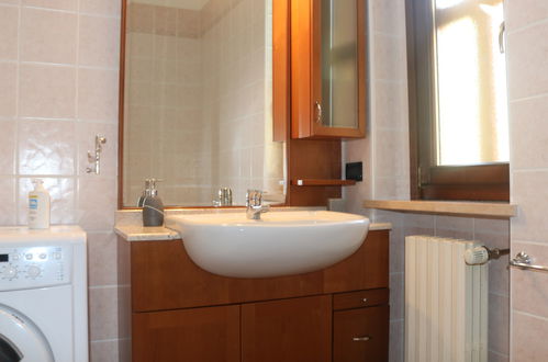 Photo 16 - 2 bedroom Apartment in Lazise with swimming pool and garden