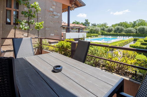 Photo 3 - Appartement de 2 chambres à Lazise avec piscine et vues sur la montagne