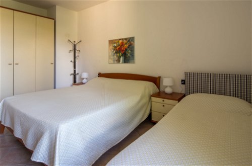 Foto 11 - Appartamento con 2 camere da letto a Lazise con piscina e vista sulle montagne