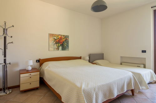 Foto 5 - Appartamento con 2 camere da letto a Lazise con piscina e giardino