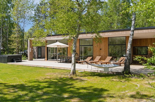Foto 1 - Casa de 4 quartos em Højby com terraço e sauna