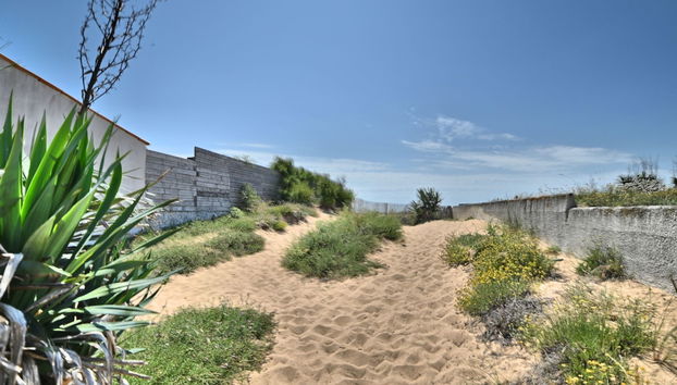 2 bedroom Apartment in Saint-Pierre-d'Oléron with swimming pool and terrace - Photo 2