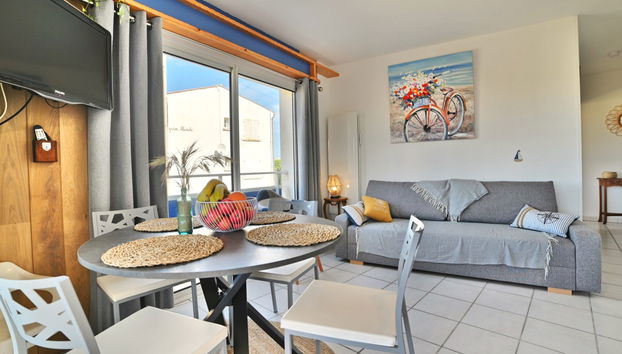 2 bedroom Apartment in Saint-Pierre-d'Oléron with swimming pool and terrace - Photo 3