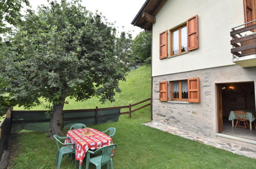 Foto 5 - Casa con 2 camere da letto a Civo con giardino e vista sulle montagne
