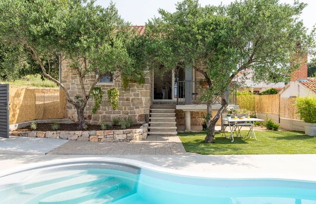 Casa de 3 quartos em Sveti Filip i Jakov com piscina privada e terraço - Foto 16