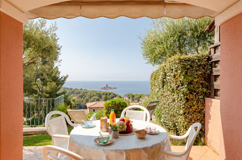 Foto 15 - Casa con 2 camere da letto a Saint-Raphaël con piscina e vista mare