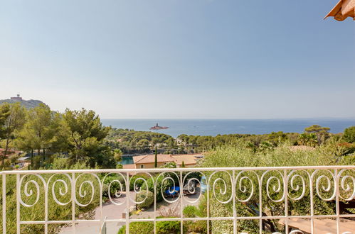 Foto 16 - Haus mit 2 Schlafzimmern in Saint-Raphaël mit schwimmbad und blick aufs meer