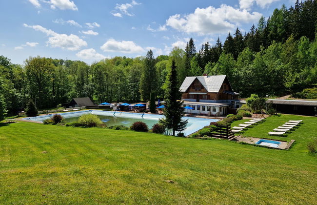 Casa de 2 quartos em Mladé Buky com piscina e jardim - Foto 48