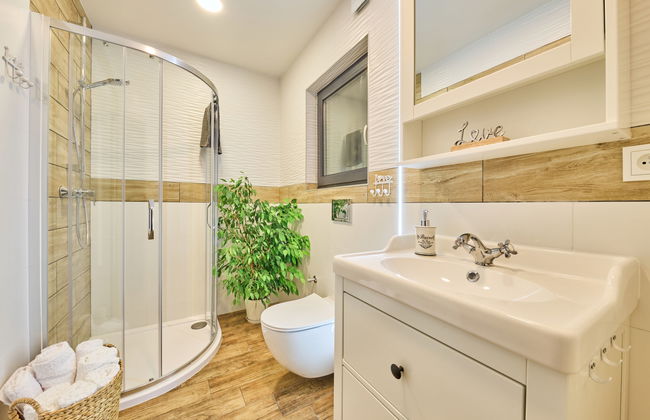 Casa de 2 quartos em Mladé Buky com piscina e jardim - Foto 30