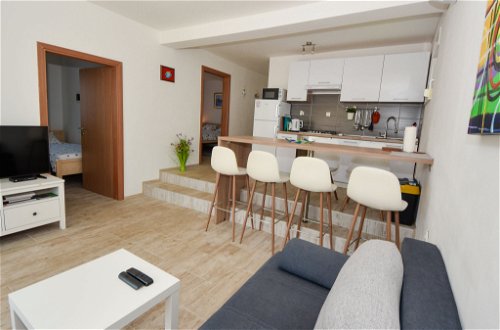 Photo 4 - 2 bedroom Apartment in Pašman with garden and sea view