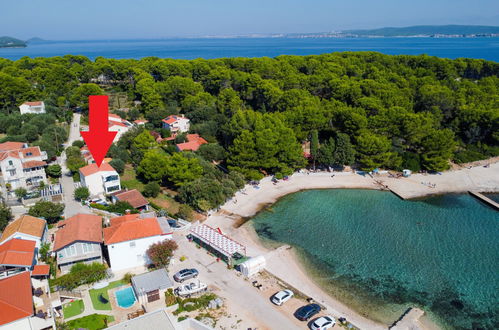 Photo 18 - Appartement de 2 chambres à Pašman avec jardin et vues à la mer