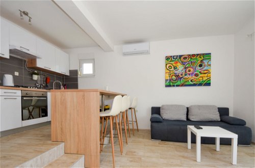 Photo 9 - 2 bedroom Apartment in Pašman with garden and sea view