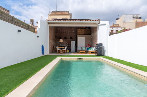 Foto 2 - Casa de 3 quartos em Malgrat de Mar com piscina privada e jardim