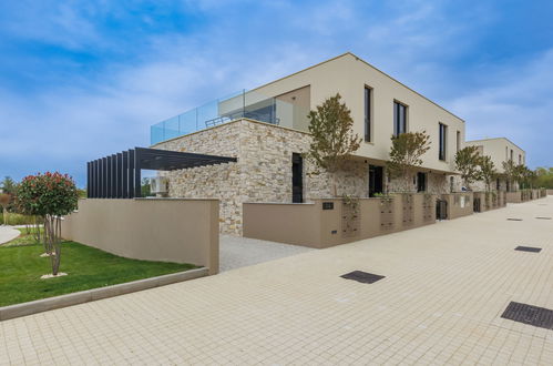 Foto 45 - Casa de 4 quartos em Umag com piscina e terraço