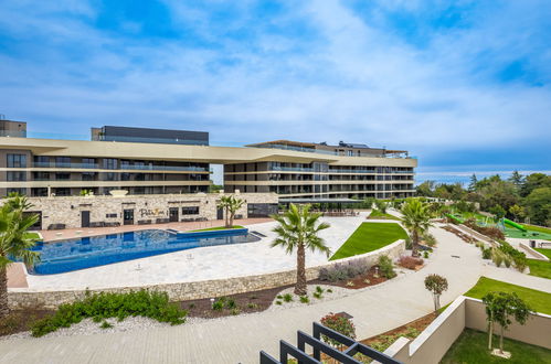 Foto 1 - Casa de 4 quartos em Umag com piscina e terraço