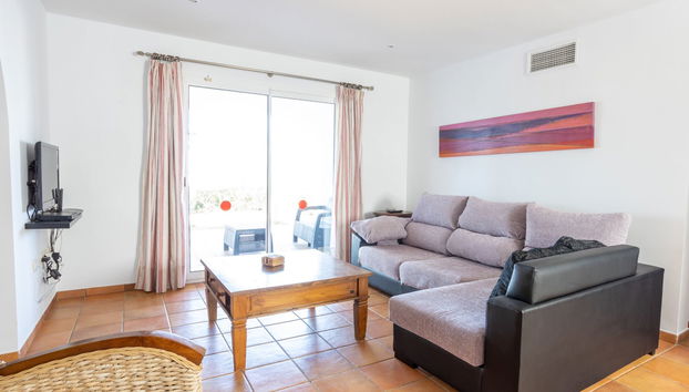 4 bedroom House in Alaior with private pool and garden - Photo 2