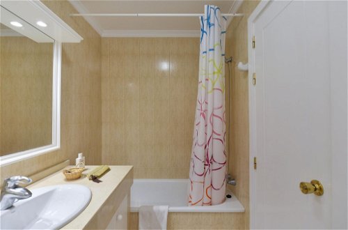 Foto 15 - Appartamento con 2 camere da letto a Spagna con piscina e vista mare