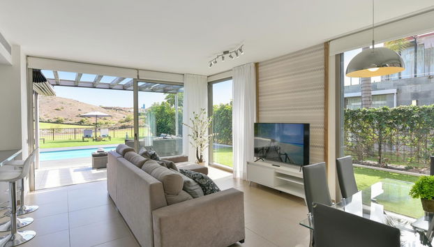 3 bedroom House in San Bartolomé de Tirajana with private pool and garden - Photo 3