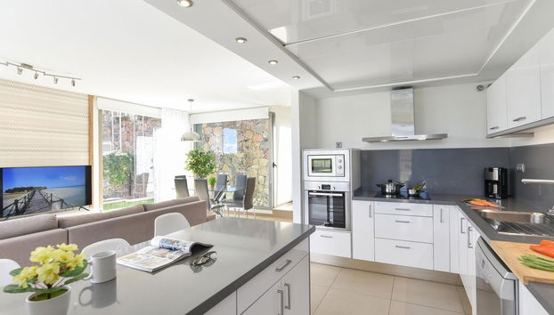 3 bedroom House in San Bartolomé de Tirajana with private pool and garden - Photo 4