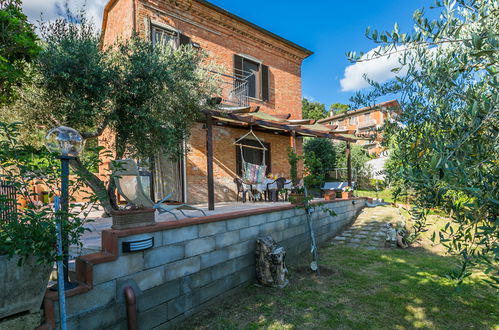 Photo 1 - Maison de 3 chambres à Chiusi avec jardin et terrasse