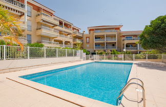 Foto 2 - Apartamento de 1 habitación en Saint-Raphaël con piscina y vistas al mar