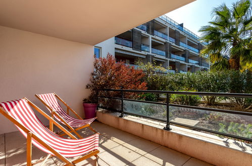 Photo 16 - Appartement de 1 chambre à Le Lavandou avec piscine et jardin