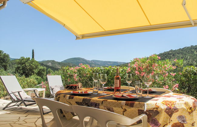 Casa de 3 quartos em Le Muy com piscina e jardim - Foto 12