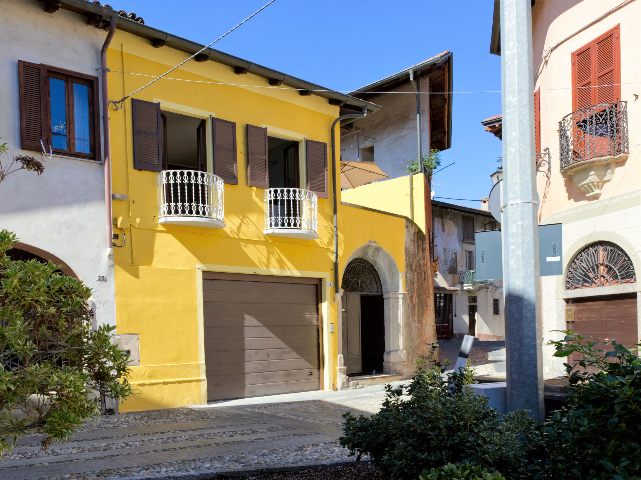 Photo 1 - Appartement de 1 chambre à Meina avec terrasse et vues sur la montagne