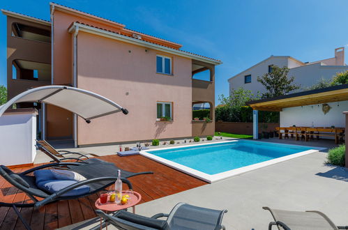 Foto 1 - Haus mit 6 Schlafzimmern in Pula mit privater pool und blick aufs meer