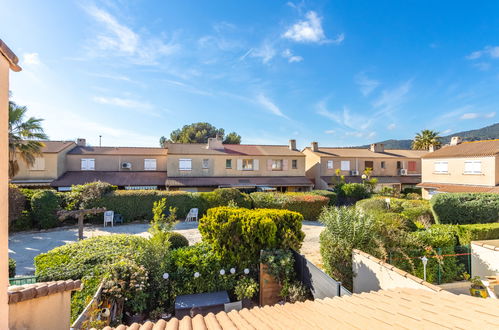 Photo 24 - Maison de 1 chambre à Le Lavandou avec jardin et terrasse