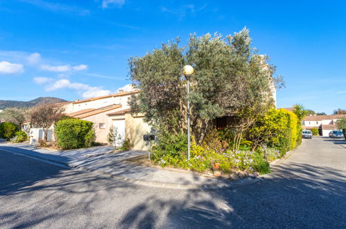 Photo 26 - Maison de 1 chambre à Le Lavandou avec jardin et terrasse