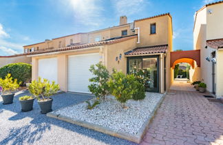 Foto 1 - Casa de 1 habitación en Le Lavandou con jardín y terraza