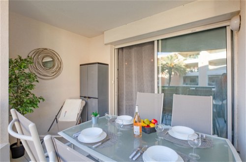 Foto 13 - Apartamento de 1 habitación en Fréjus con piscina y vistas al mar