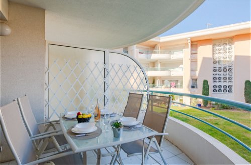 Foto 12 - Appartamento con 1 camera da letto a Fréjus con piscina e vista mare