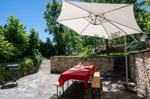 Photo 3 - Maison de 1 chambre à Roccabruna avec jardin et terrasse