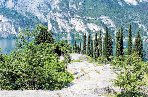 Foto 31 - Appartamento con 2 camere da letto a Riva del Garda con piscina e giardino