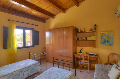 Photo 20 - 3 bedroom House in Solarino with private pool and garden