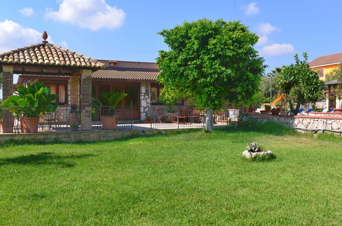 Foto 4 - Casa con 3 camere da letto a Solarino con piscina privata e giardino