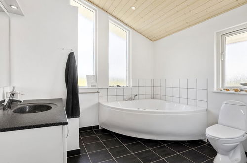 Foto 27 - Casa de 3 quartos em Løkken com terraço e sauna