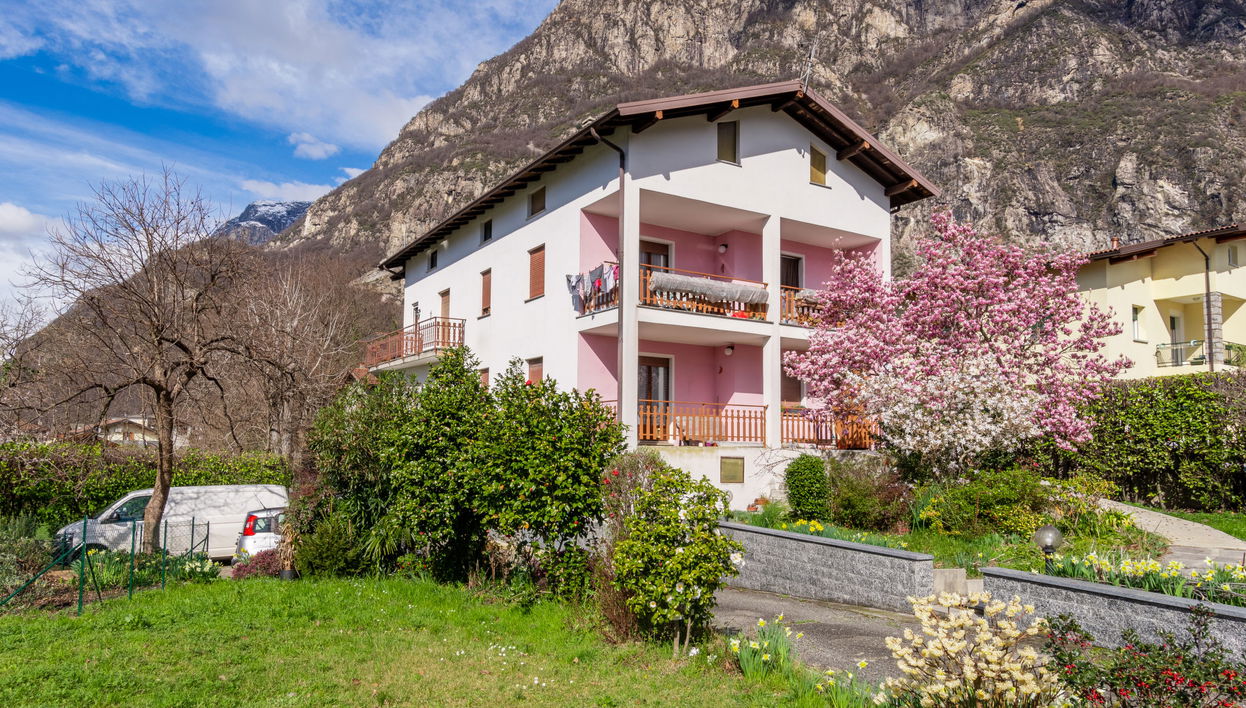 4 bedroom Apartment in Novate Mezzola with garden - Photo 1