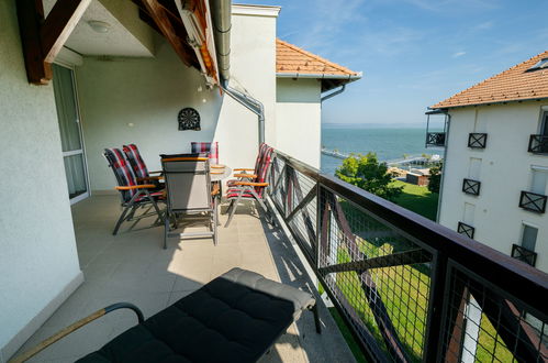 Photo 25 - Appartement de 3 chambres à Balatonőszöd avec vues sur la montagne