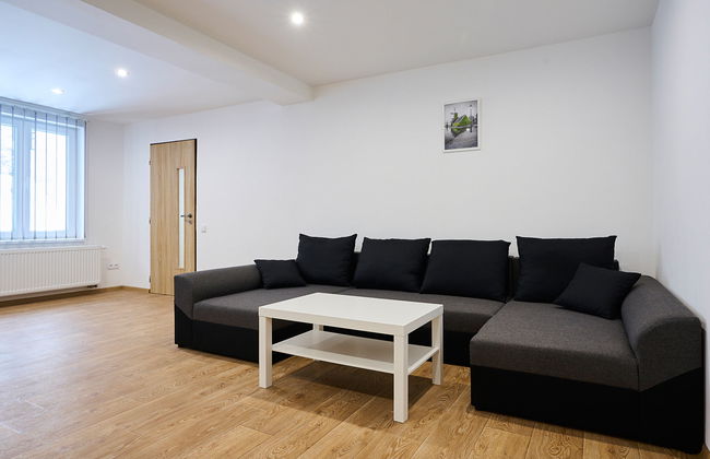 Apartamento de 2 quartos em Desná com piscina e jardim - Foto 8