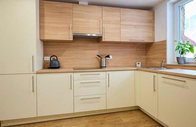 Apartamento de 2 quartos em Desná com piscina e jardim - Foto 16