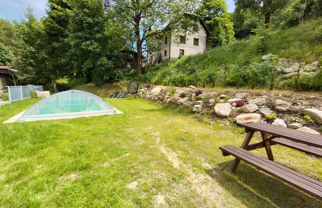 Apartamento de 2 quartos em Desná com piscina e jardim - Foto 37
