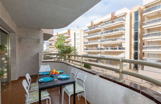 Photo 2 - 1 bedroom Apartment in Salou with swimming pool and sea view